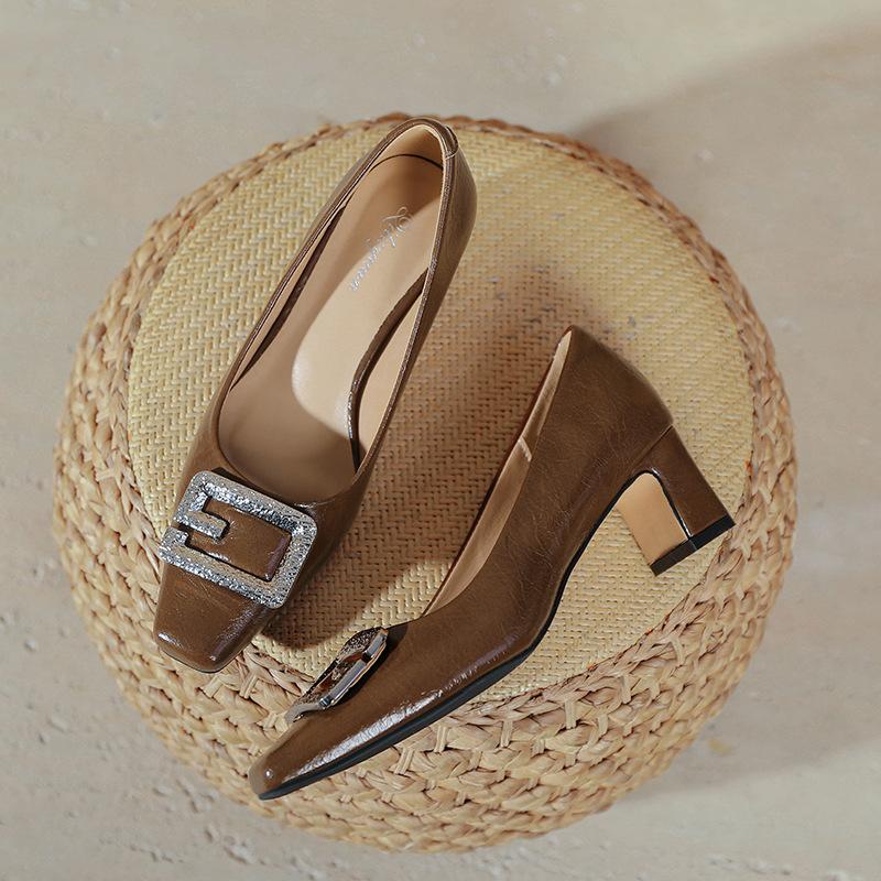 

French medium heel shallow mouth single shoes women s 2025 new spring and autumn large size women s shoes burgundy square head high heels thick heel 42 коричневый
