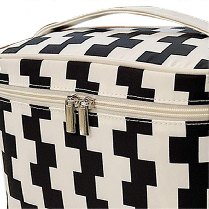 Makeup Bag Large Capacity Glossy Zipper Travel Cosmetic Bag with Sturdy Handle for Travel Outdoor Black White Cube