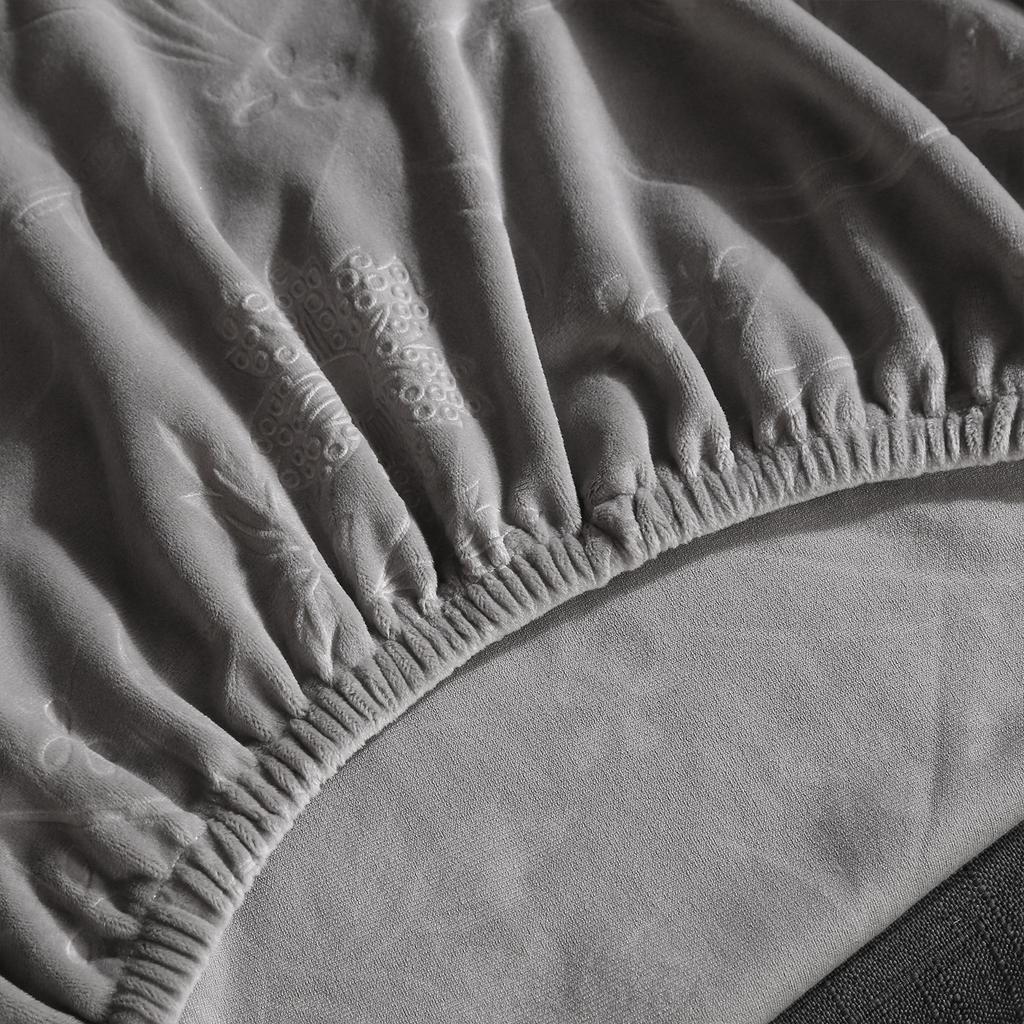 Luxury 1/2/3/4 Seater Slipcover with Elegant Skirt Solid Color Thickened Crystal Velvet Jacquard European Full Cover Non-Slip