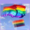 Vlajka průvodu LGBT Rainbow Gay Pride s mosaznými průchodkami