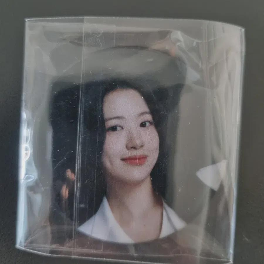 

Ive Pop Up Cinema Sells Ahn Yu-jin Badges.