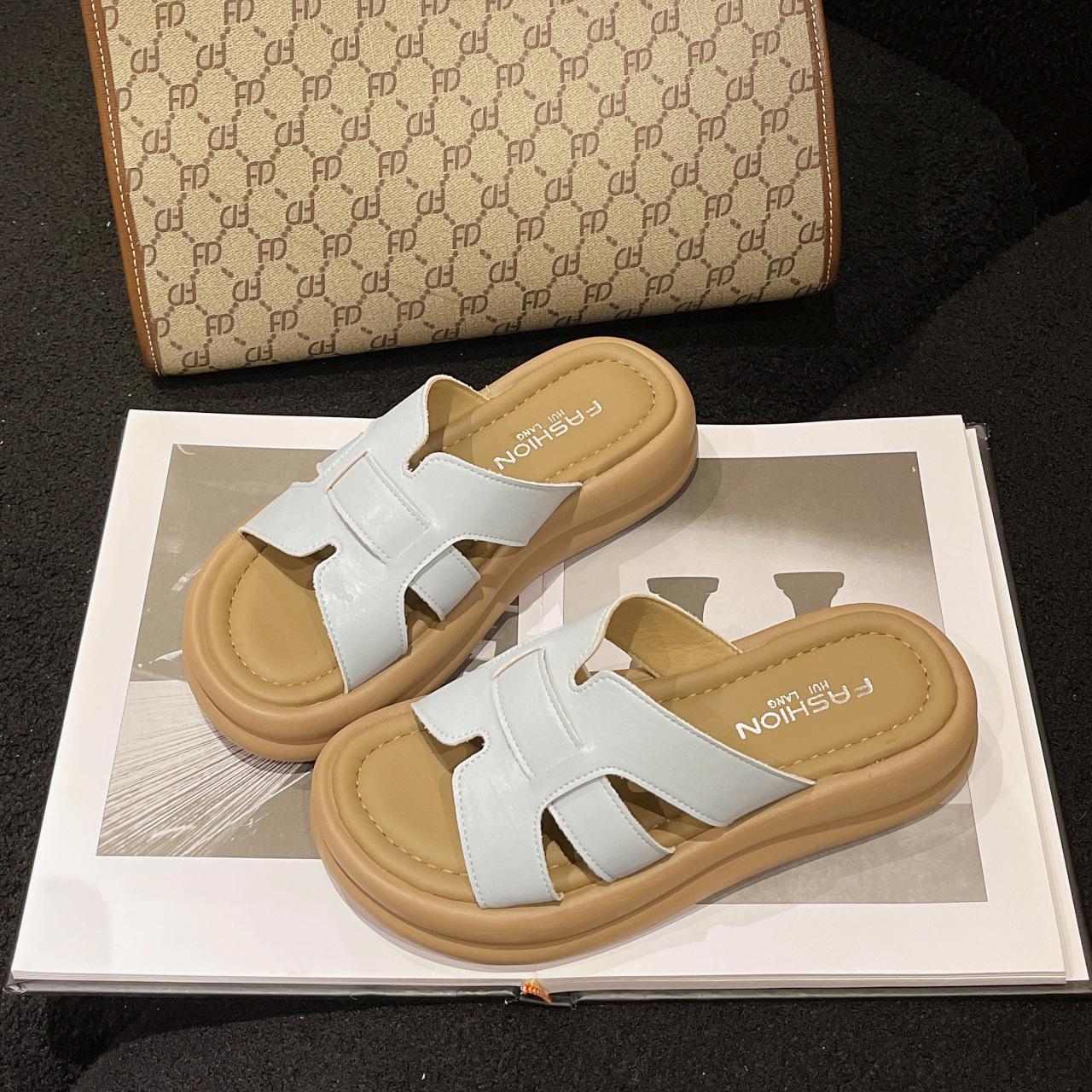 

Серебристые крутые шлепанцы на толстой подошве с увеличением роста, женская летняя обувь 2025, новая модная сказочная модель, французские повседневные пляжные сандалии 40 синий