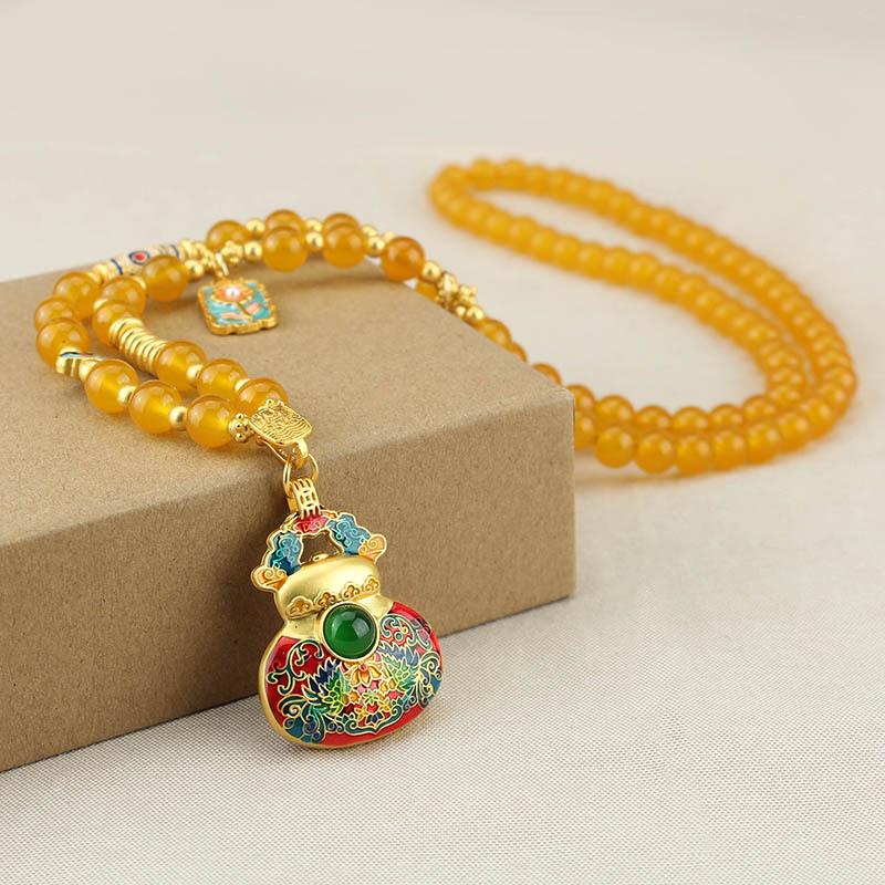 Round Pendant Golden Necklace: Women's Light Luxury Fashion Sweater Chain