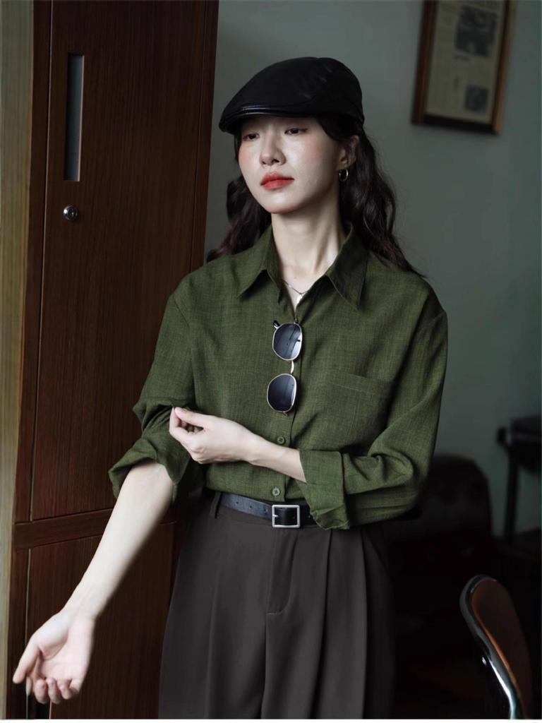 Women's Retro Hong Kong Style Green Cotton-Linen Long Sleeve Shirt, Slim Fit for Spring and Autumn