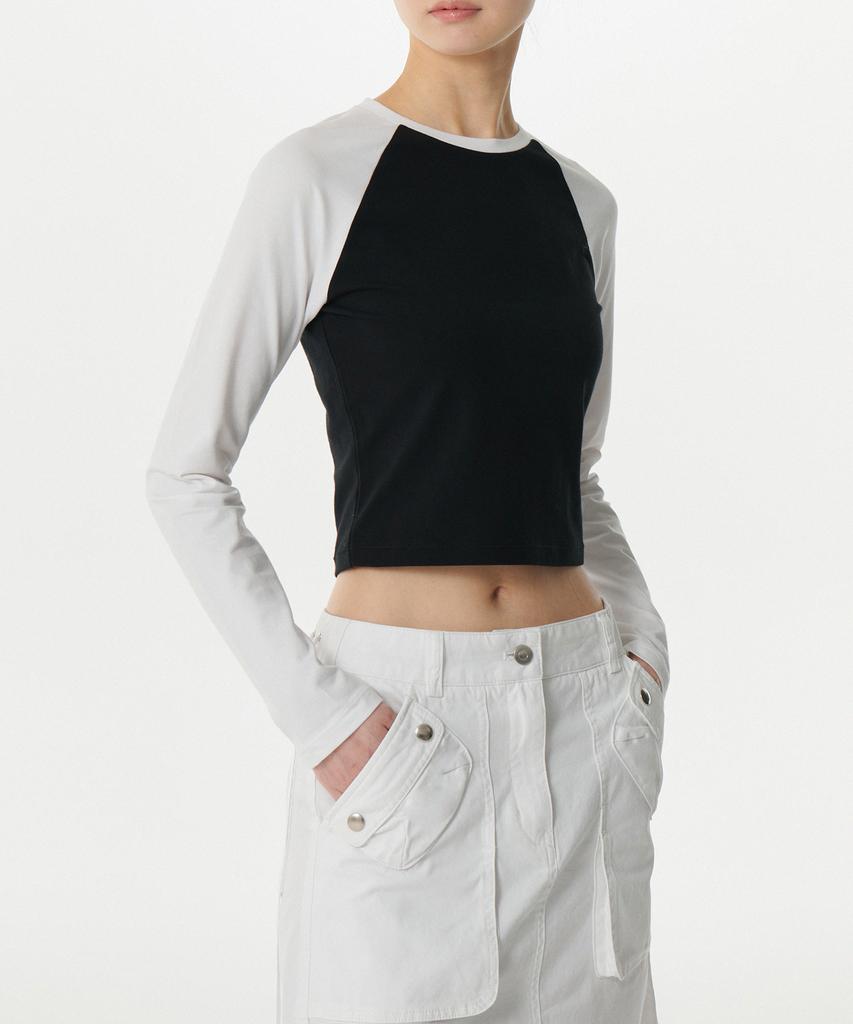 MUSINSA STANDARD WOMAN Women'S Slim Crop Raglan Long Sleeve T-Shirt [Black/White]