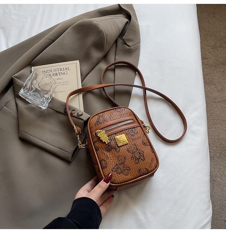 Bag Women's Spring Niche Popular New Trend Fashion Single Shoulder Simple Oblique Span Commuter Mobile Phone Bag