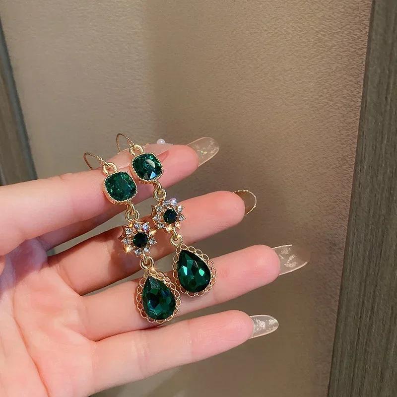 Fashion Women Earrings Emerald The Water Drop Retro Long Earrings Temperament Palace Style Flower Banquet