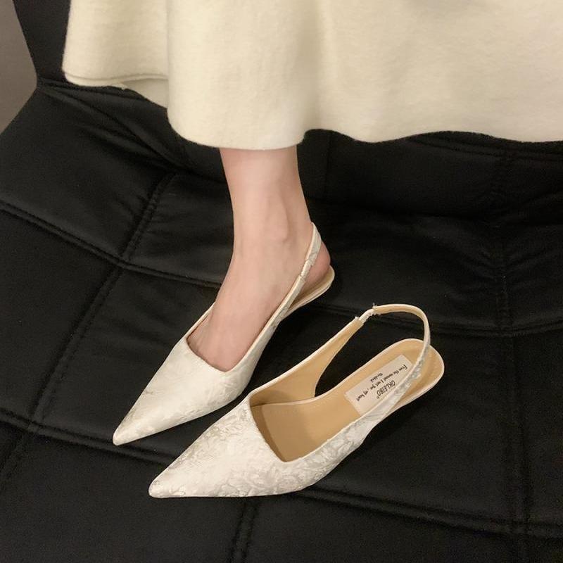 French evening high-heeled retro pointed single shoes women's shoes 2025 popular summer new Chinese-style beautiful bag head sandals