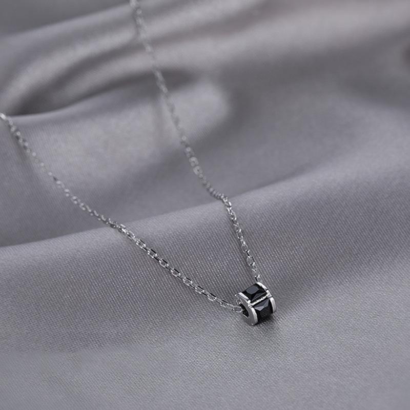 Japanese Simple Black Zircon Necklace Temperament Mini Round Bean Pendant Short Collarbone Neck Chain Student Women'S Accessories