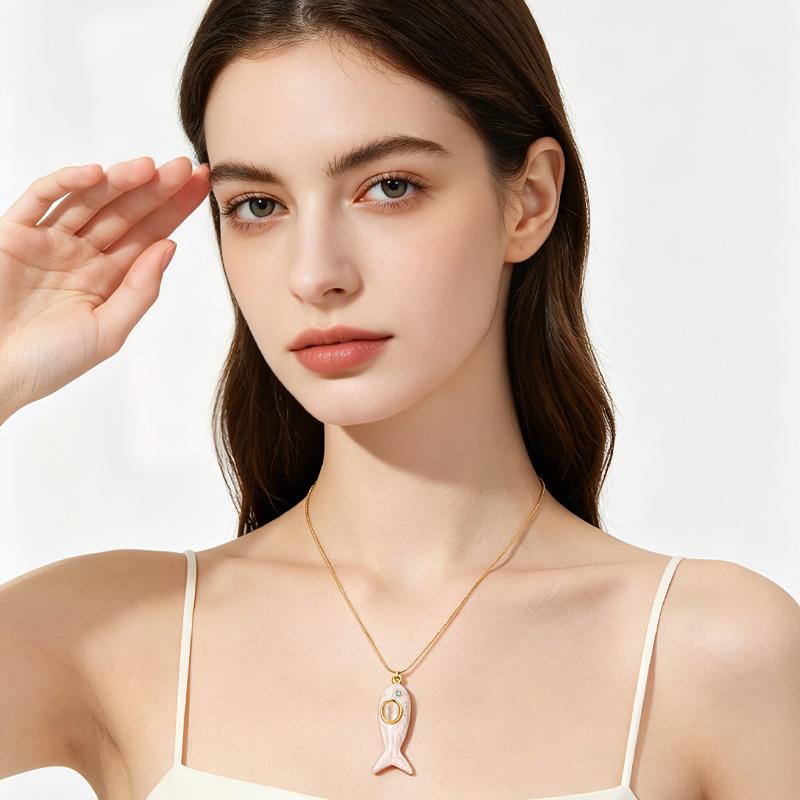 Summer Gemstone Fish-Shaped Pendant Necklace – Simple & Versatile Clavicle Chain