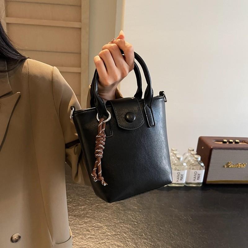 Ielgy Retro High-End Feeling Work Handbag One-Shoulder Messenger Bucket Bag