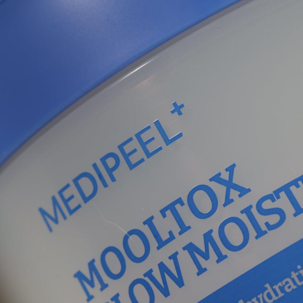 DAISO MEDIPEEL Mooltox Glow Moisturizing Pad 2.0 (120ml/50pads)