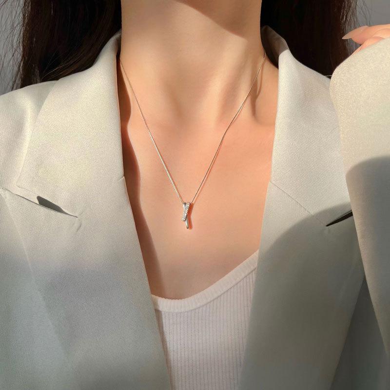 Linked Necklaces Are Cold and Individualistic Women's Simple Collarbone Chains Light Luxury Niche Temperament