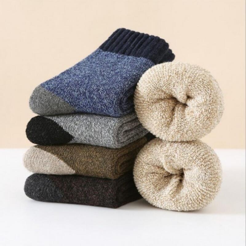 Thick men s winter socks for the cold season, wool socks, and cold-weather mid-calf socks Thick men s winter socks random