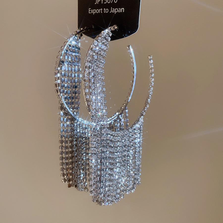 Luxury Spider Web Drop Tassel Earrings with Inlaid Diamonds