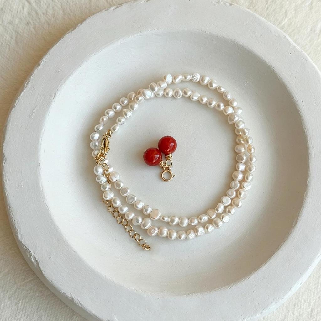Elegant Freshwater Pearl Cherry Pendant Necklace - Detachable Artistic Clavicle Chain for Women.