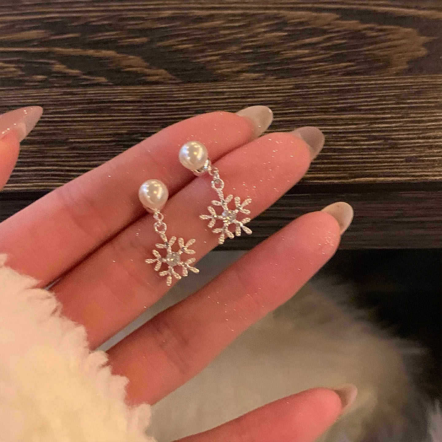 Delicate sparkling zirconium snowflake pearl pendant rear hanging stud earrings women s light luxury high-end earrings earrings without earrings