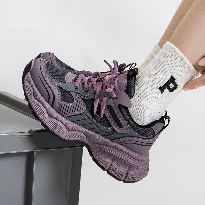 Purple women's models that are popular today, the new thick-soled versatile sports and leisure shoes for the year