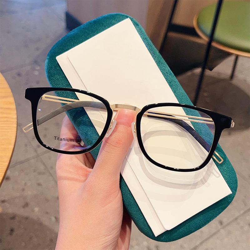 Fashion Business Retro Pure Titanium Polygon Hawksbill Small Frame Glasses Frame