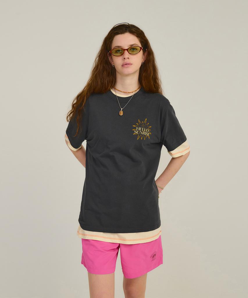 HELLO SUNRISE Hs Sunburst Icon Tee_Charcoal
