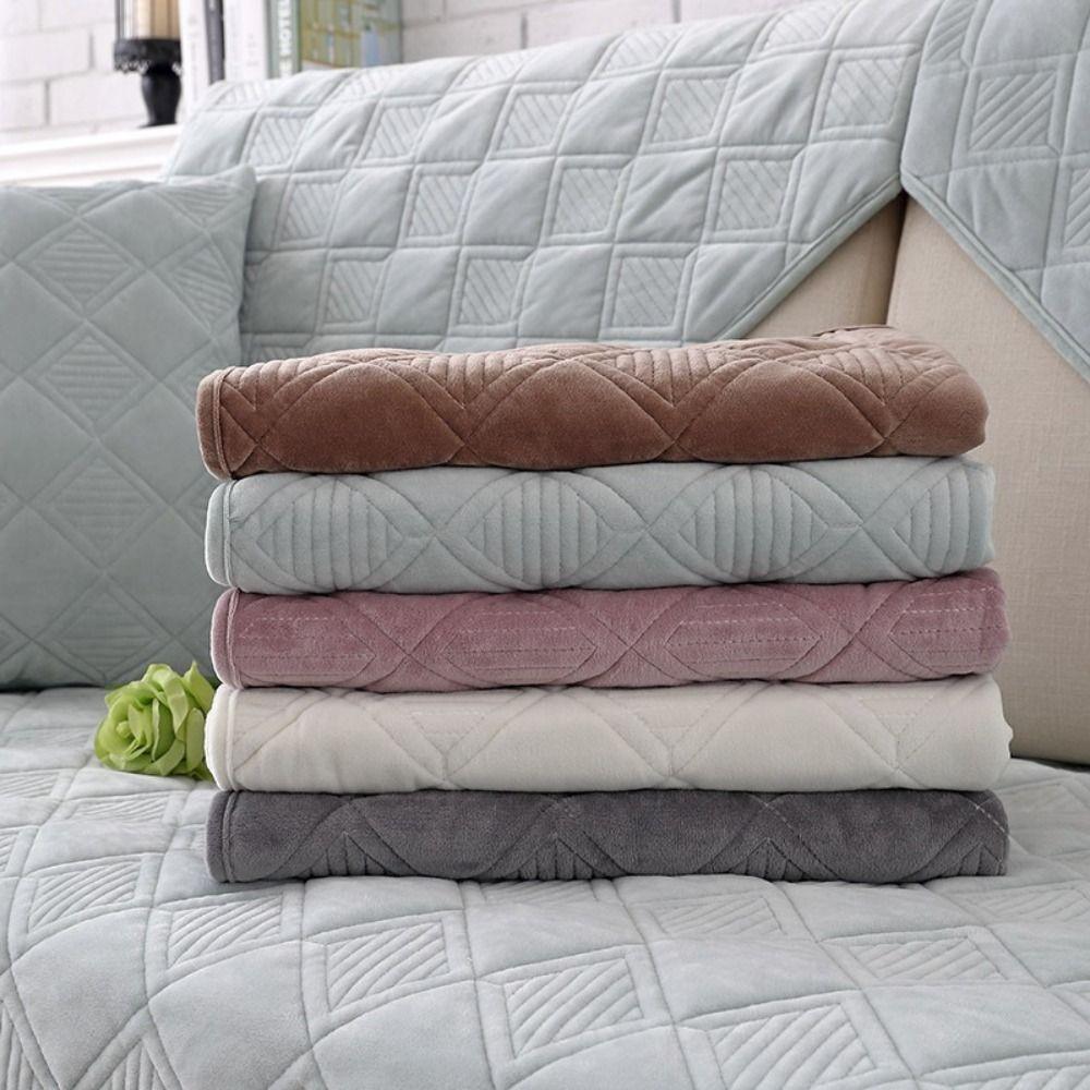 Universal European Style Sofa Cover Non-Slip Quilted Pattern Couch Covers Breathable Soft Furniture Protector Four Seasons