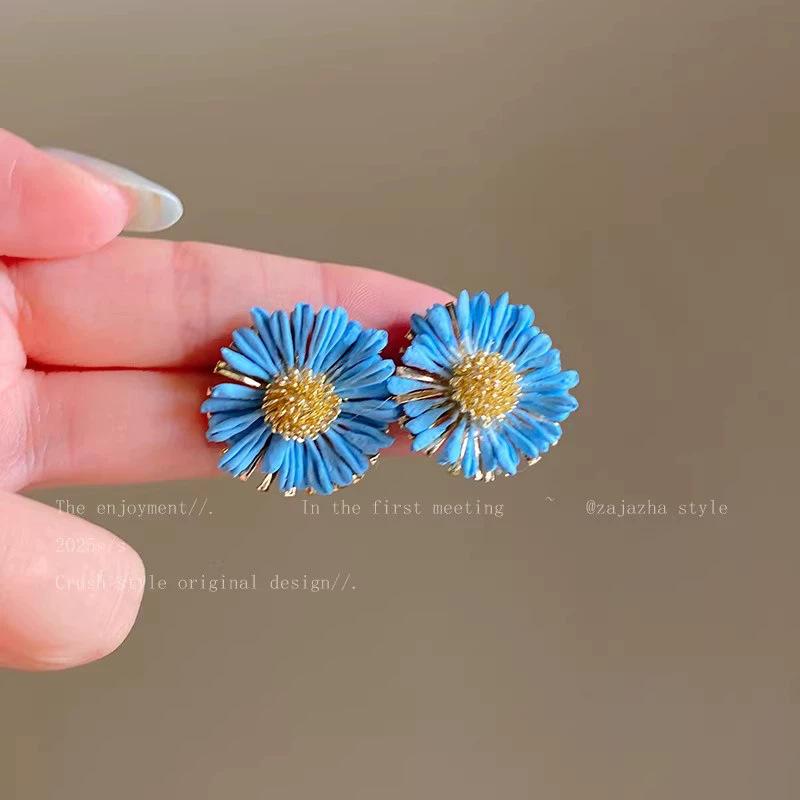 

2025 High-End Silver Flower Earrings - Spring & Summer Collection for Women