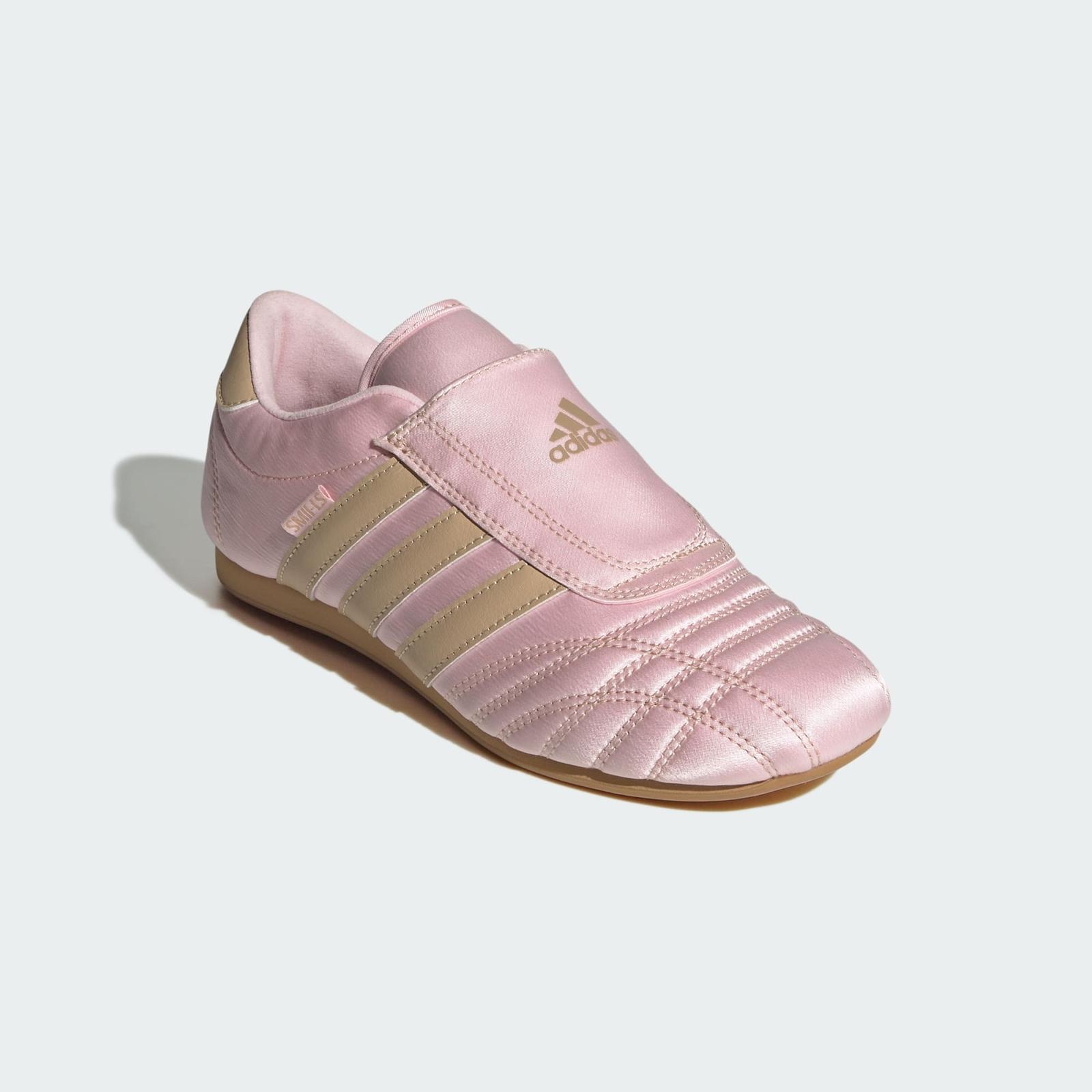 JQ8209 adidas Originals Taekwondo Clear Pink Magic Beige Gum (Women s) 6W