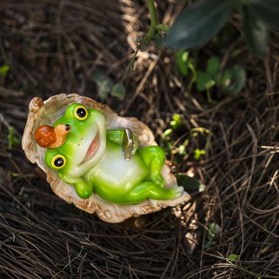 Garden Frog Figurine Frog Reading A Book on Rocking Chair Statue Resin