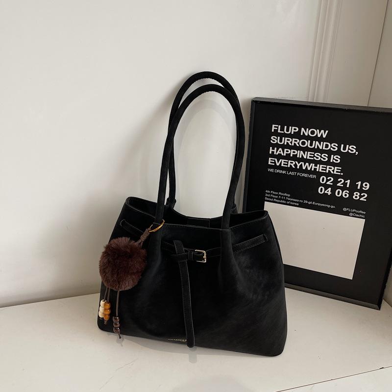 Simple suede underarm bag women's winter new trendy retro tote bag large-capacity commuter bag