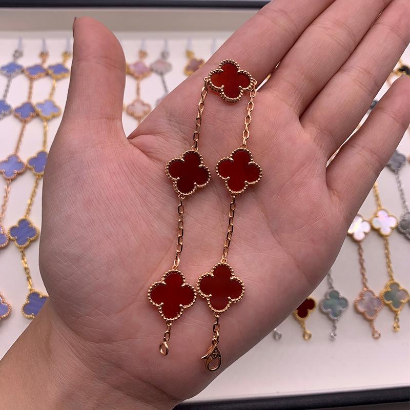 

Бутик Браслет «Четырехлистный клевер Пять цветков» 18K Легкая роскошь Инс Дизайн Модный Изысканный Универсальный Мужской и женский браслет Boutique Bracelet