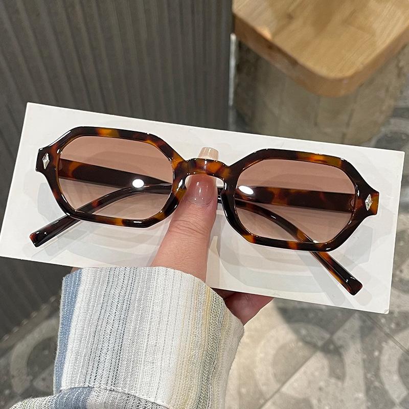 Small Frame Irregular Square Sunglasses Luxury Brand Designer UV Protection Punk Vintage Hip Hop Shades for Women Men