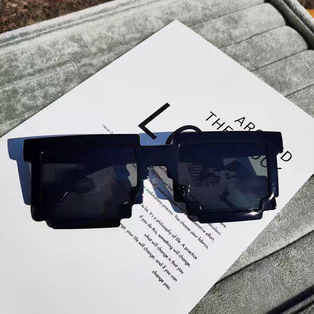 

Солнцезащитные очки для вечеринки в пиксельной мозаике - Унисекс забавные очки для выступлений