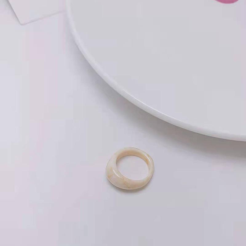 Sada prstenů z pryskyřice a acetátu v mixu barev, kulatý a čtvercový, pro ženy