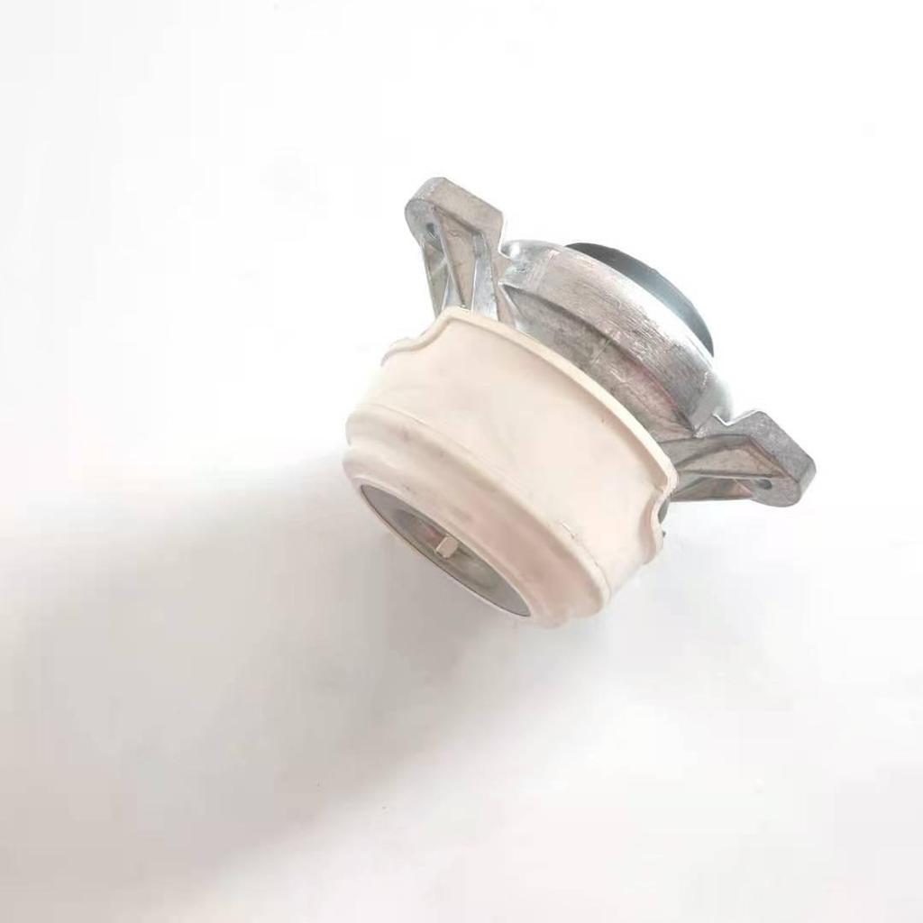Mercedes-Benz W204/C204/C207 Engine Mount Pad (2042405617)