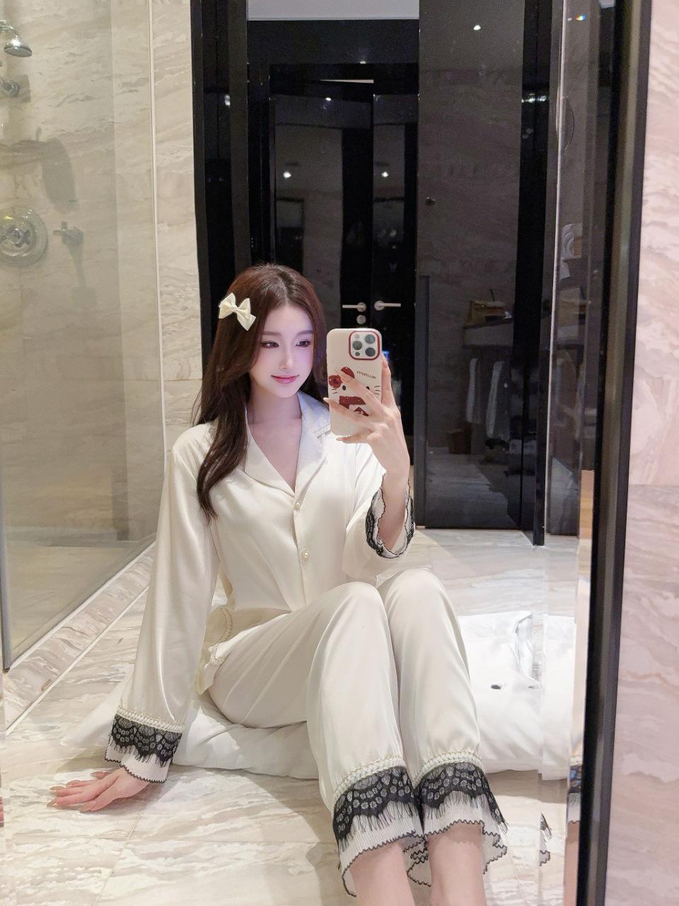 

Ice Silk Lapel Pajamas Set for Women - Sweet Princess Style, Lightweight & Versatile for Spring & Summer XL (60-70 kg) шампанского/белый