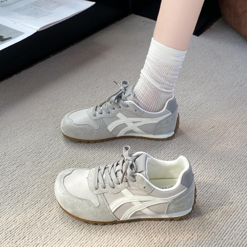 Yellow women's new summer soft-soled sports shoes are fashionable and versatile