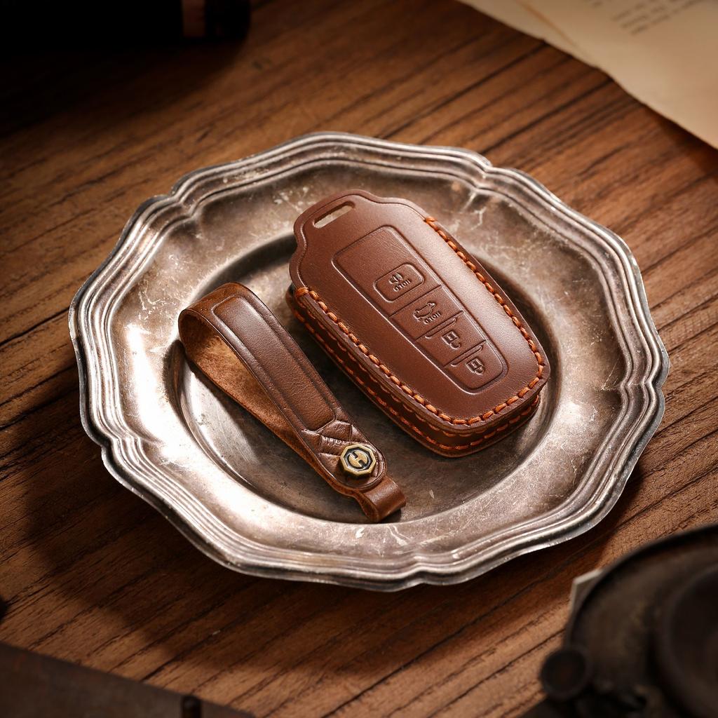Suitable for Toyota Corolla car key cover Camry Leiling Rongfang rav4 Willanda Asian Dragon leather