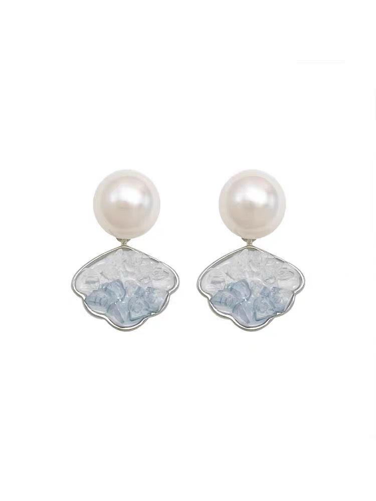 

Spring/Summer Blue Shell Pearl Stud Earrings - Mori Style Light Luxury and Unique Design for Women