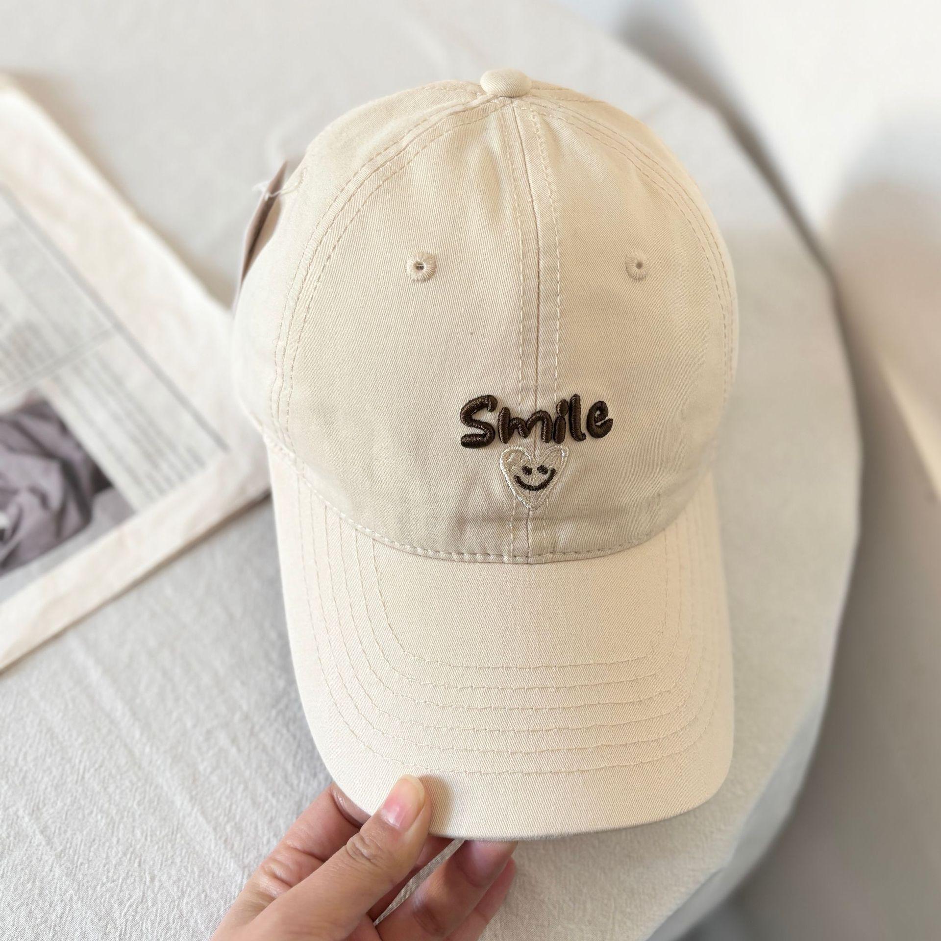 

Smiley face letter three-dimensional embroidery fashionable versatile face small wide brim visor baseball cap cap cap M（56-58cm）