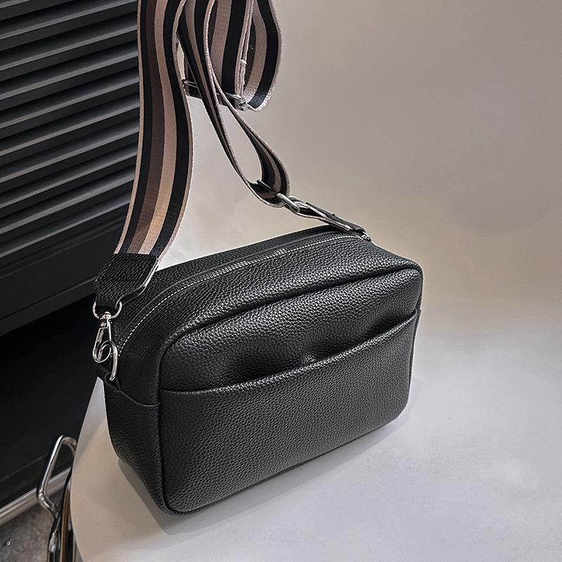 Neformální dámské kabelky crossbody s klopou Jednoduché kožené široké Dámské kabelky přes rameno Malá taška Vysoce kvalitní designové kabelky