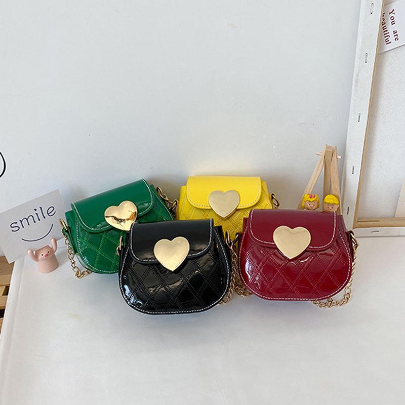 Cute Little Girls Mini Shoulder Bag For Kids Coin Purse Small Handbags Lovely Patent Leather Peach Heart Crossbody Shoulder Bag