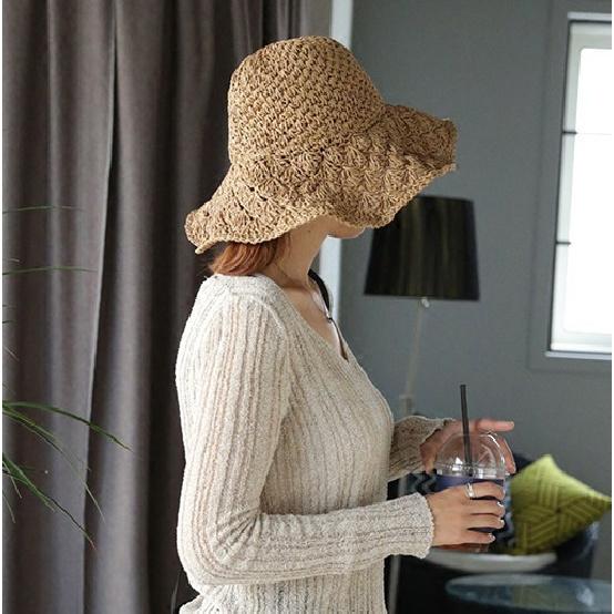 chic Hand-woven trendy straw hat for women, summer beige hollow-out foldable sunshade for sun protection and beach outings