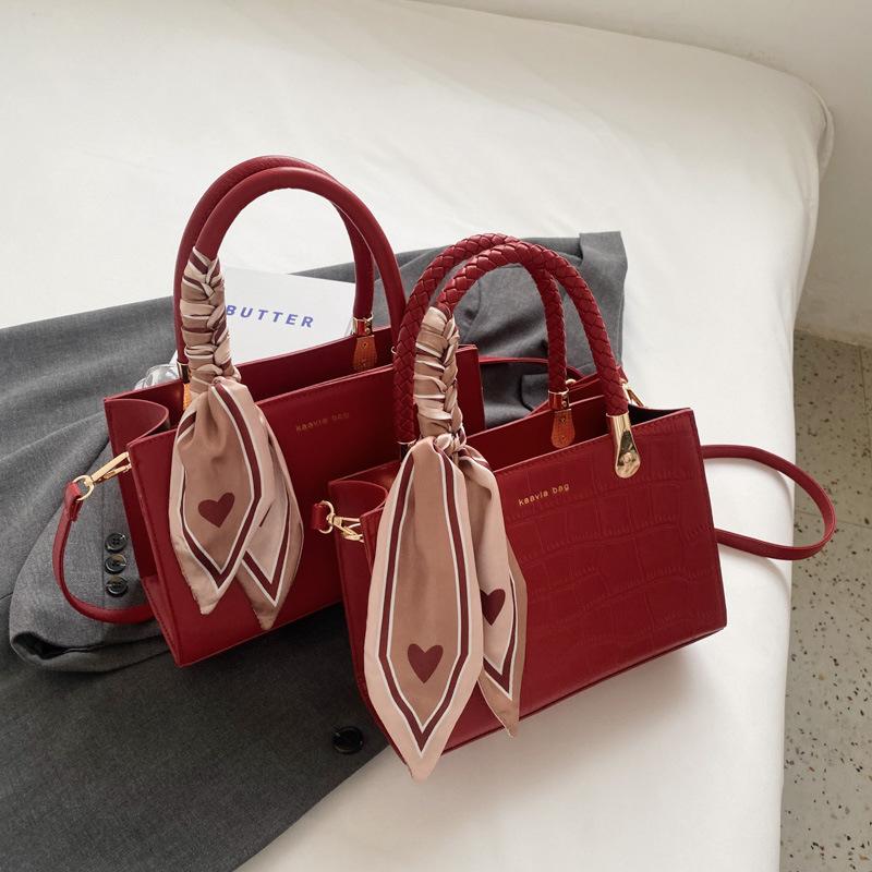 Simple and Atmospheric Handbag for Women, 2026 Commuter Bride Bag, Red Shoulder Crossbody Ste Patterned PU Bag