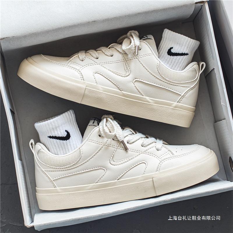 Men's shoes 2 new autumn casual board shoes sports increase junior high school students versatile soft sole white tide shoes
