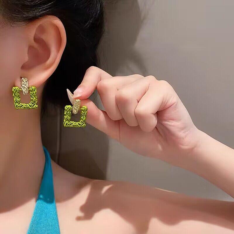 2024 Neue Trendige Grüne Acryl Runde Geometrische Stecker Ohrringe Brincos Koreanische Simulierte Perle Blume Ohrringe für Frauen Schmuck Geschenk