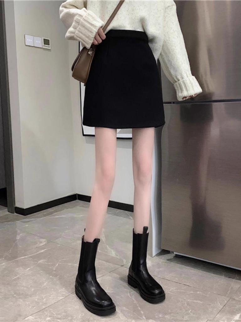 High-Waisted Slimming Wool A-Line Skirt for Women - Autumn/Winter Korean Style, Petite Black Short Skirt