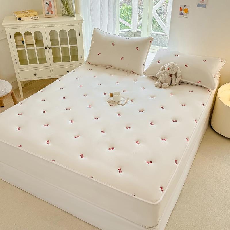 Embroidered Quilted Soybean Cotton Dustproof Non-Slip Fitted Sheet – Skin-Friendly & Soft Bed Cover