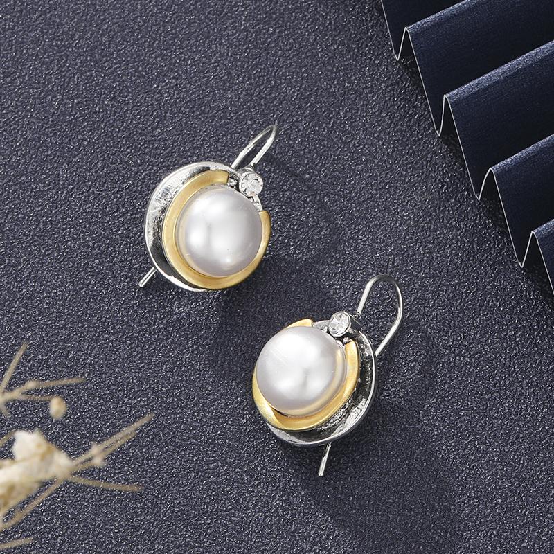 

Vintage Round Imitation Pearl Earrings for Women Trendy Copper Color Metal Inlaid White Stone Dangle Earrings Zircon