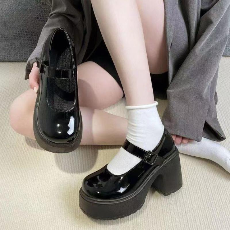 Versatile thick heel one-word buckle belt small leather shoes women's winter new thick-soled retro Mary Jane single shoes