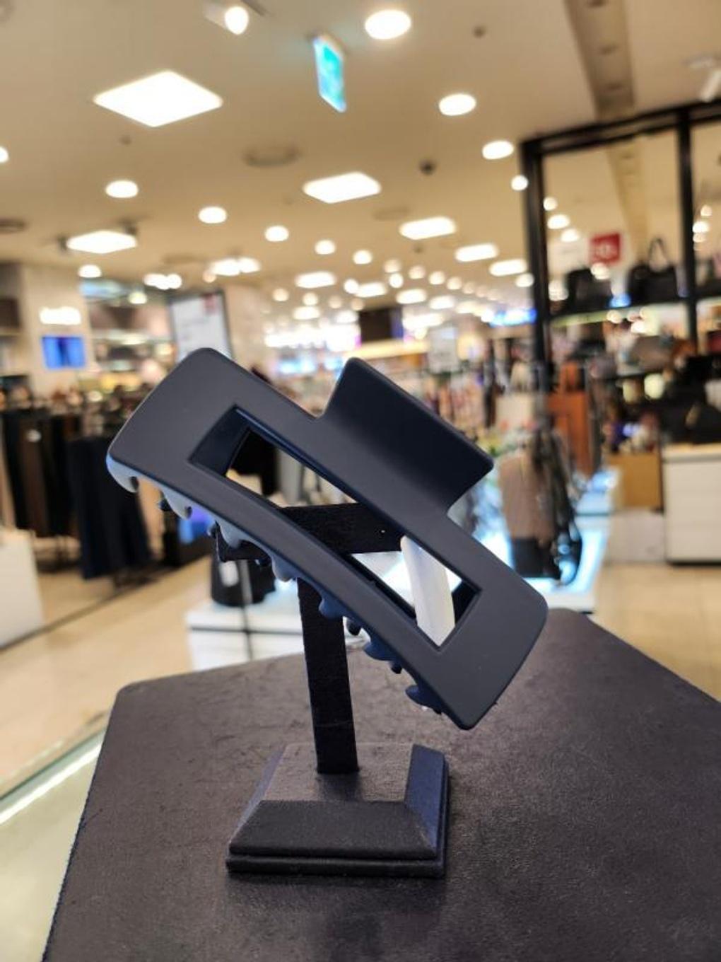 Atria Акриловый материал Квадратные Матовые Глянцевые Щипцы L GNRHPIN0002BRF